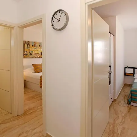 Modern 2-bed Apt, Late Check In Available Apartmán *