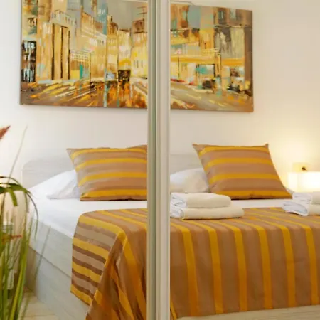 Modern 2-bed Apt, Late Check In Available * スプリト