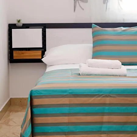 Lejlighed Modern 2-bed Apt, Late Check In Available