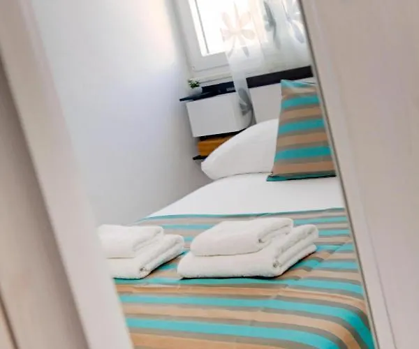 דירה Modern 2-bed Apt, Late Check In Available