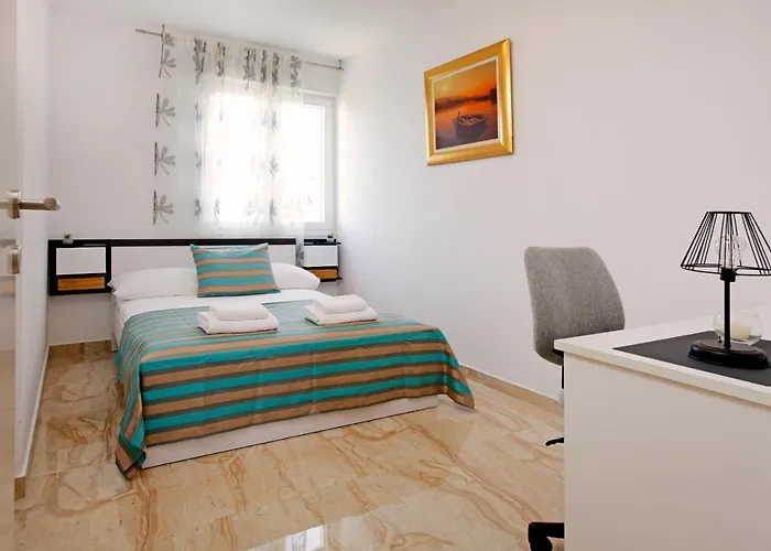 דירה Modern 2-bed Apt, Late Check In Available