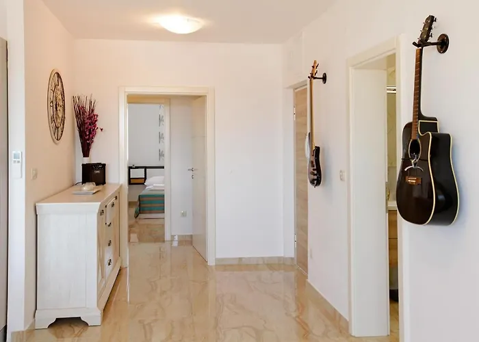 דירה Modern 2-bed Apt, Late Check In Available *