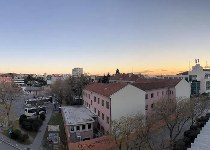 דירה Modern 2-bed Apt, Late Check In Available ספליט